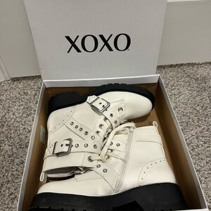 XOXO Women's Cream Combat Boots